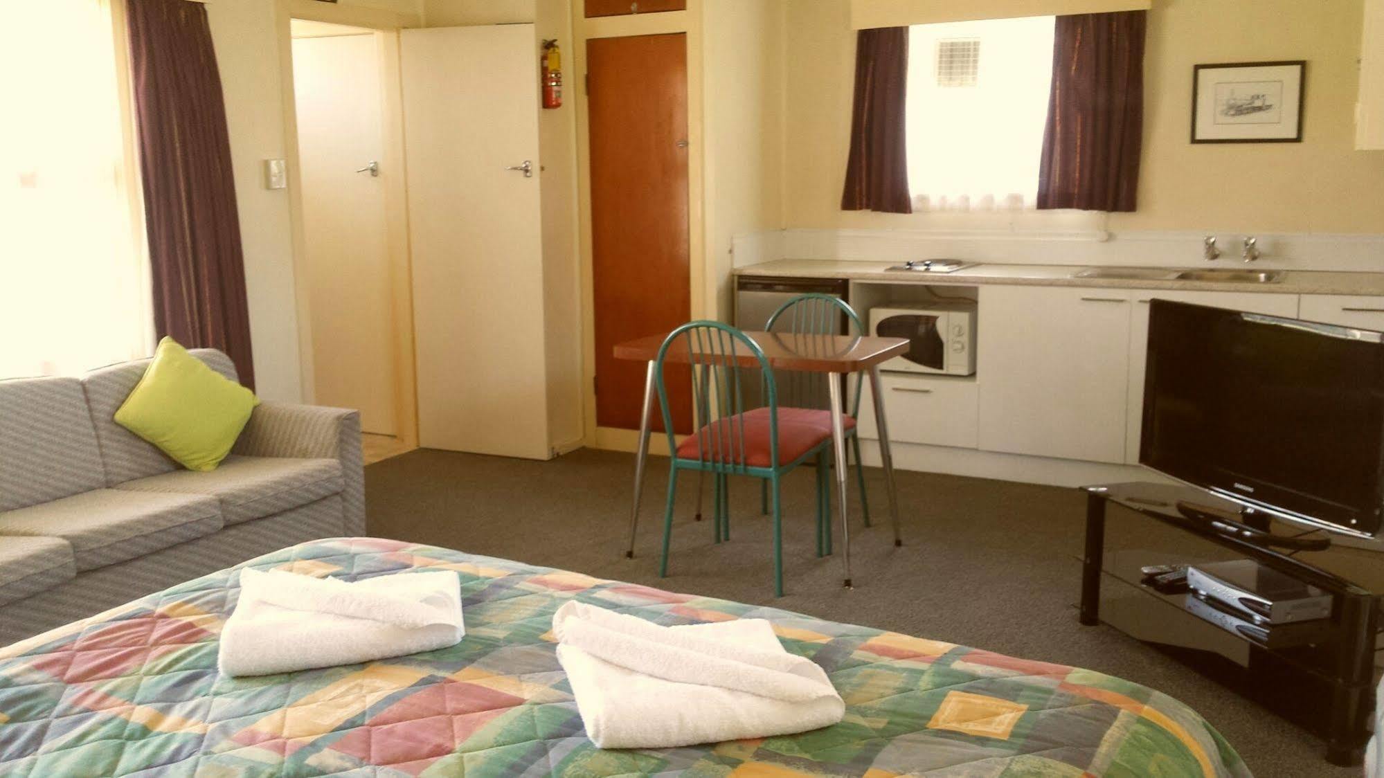 Lantern Court Motel Реефтон Экстерьер фото