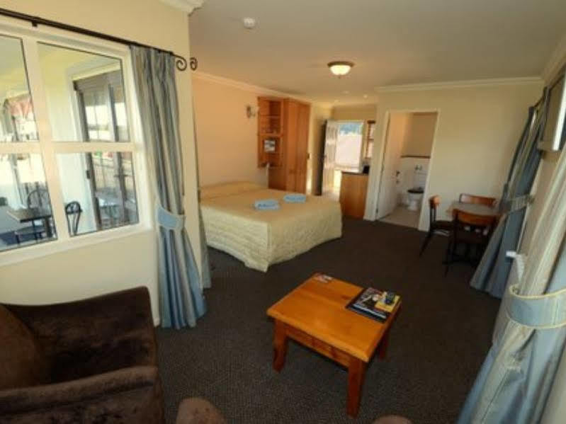 Lantern Court Motel Реефтон Экстерьер фото