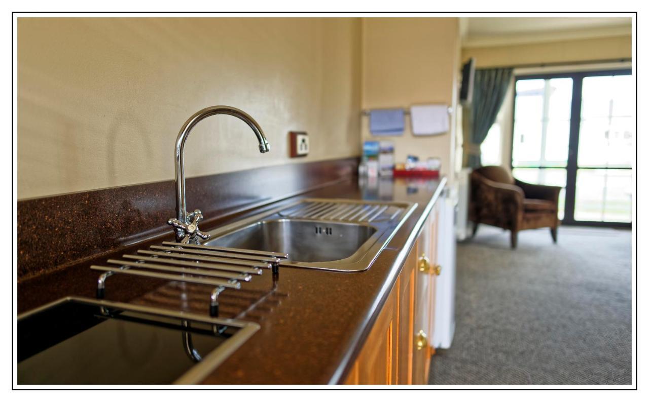 Lantern Court Motel Реефтон Экстерьер фото