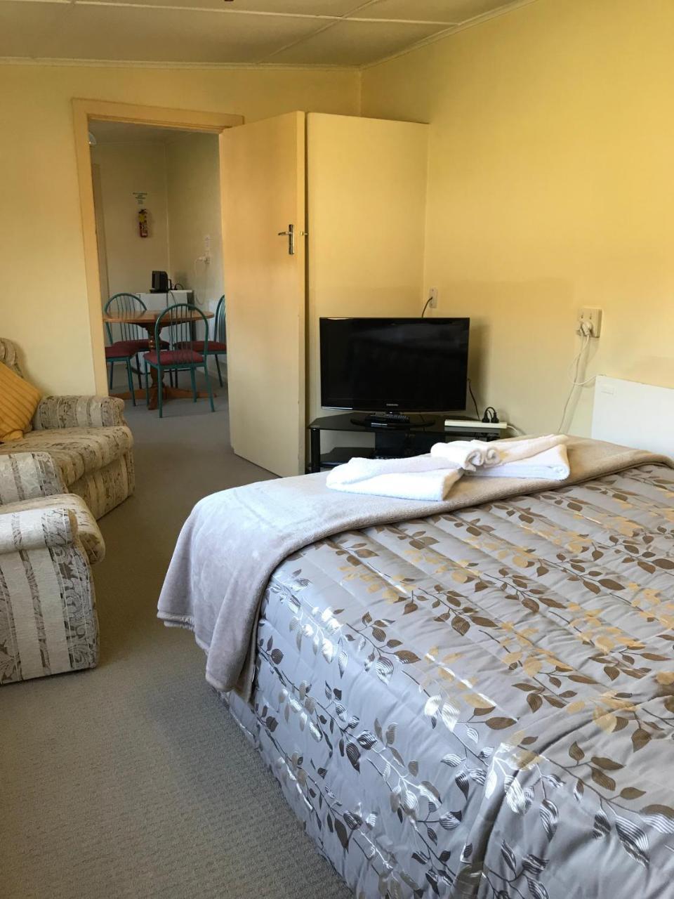 Lantern Court Motel Реефтон Экстерьер фото