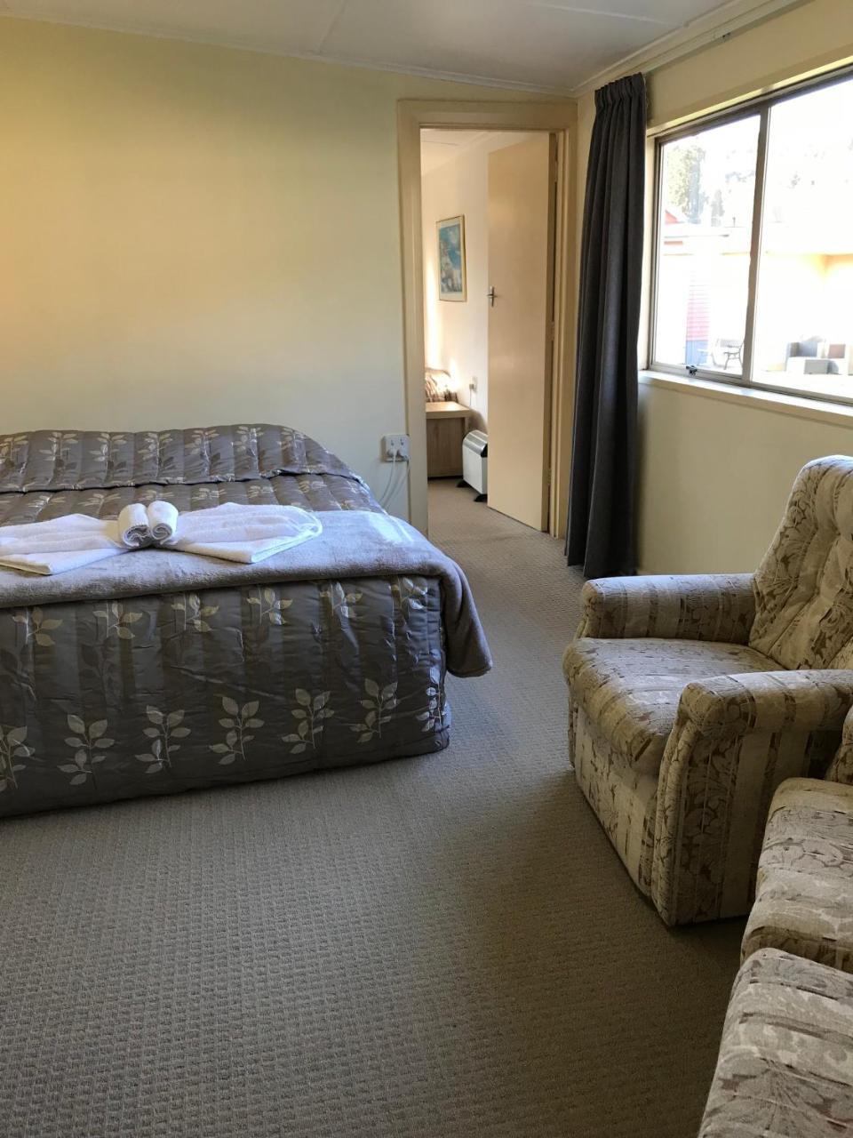 Lantern Court Motel Реефтон Экстерьер фото